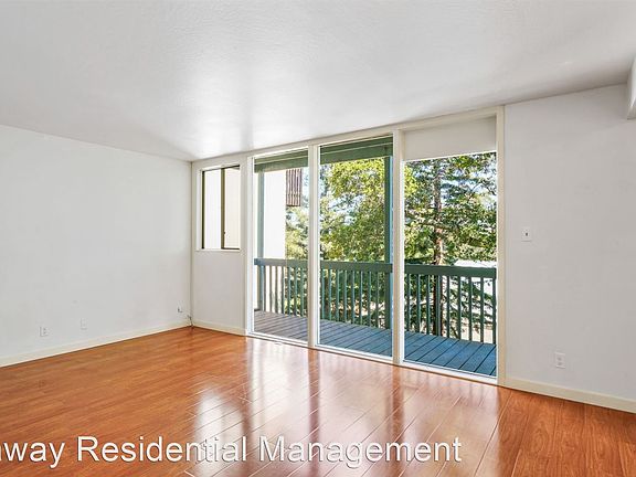 3rd image of 1127 Village Dr APT 4