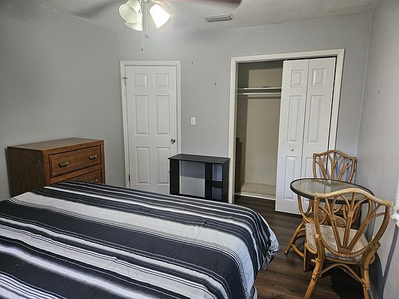 3rd image of 817 S Evergreen Ave