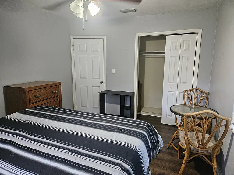 817 S Evergreen Ave — Photo 3