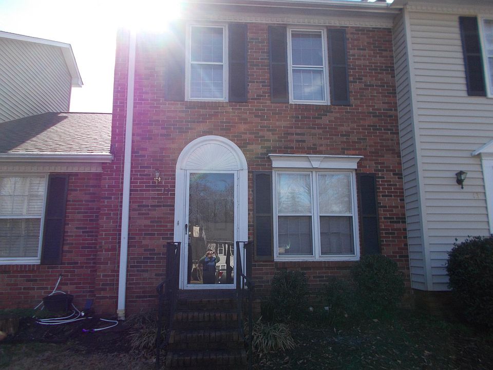 1st image of 14 Somersett Dr #14