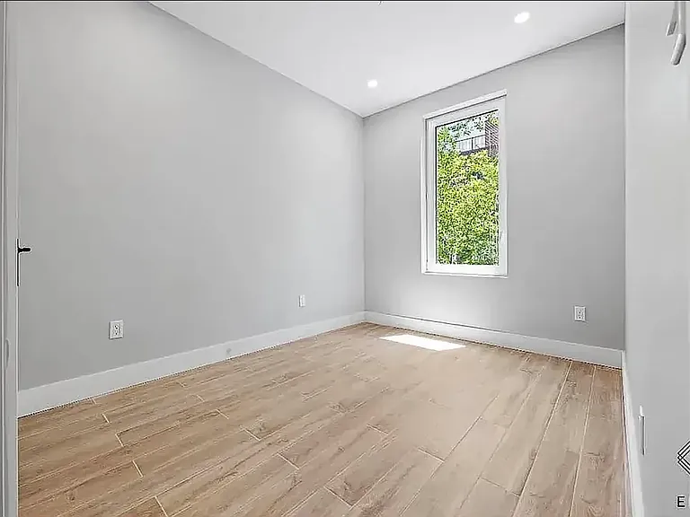 809 Midwood St #3A — Photo 4
