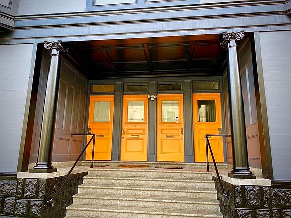 3rd image of 951 Greenwich St #951