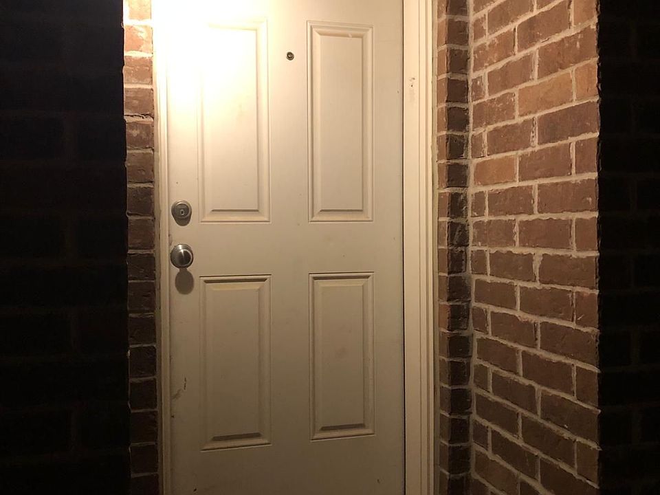 1st image of 630 Gibson Cres