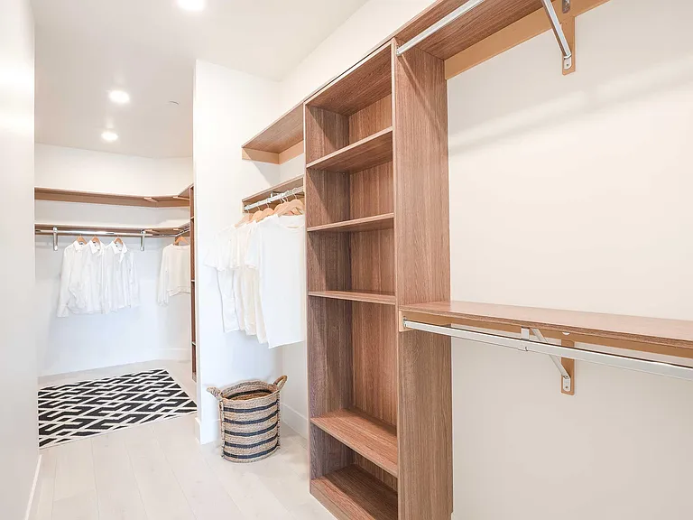 1430 Q Apartments — Photo 40