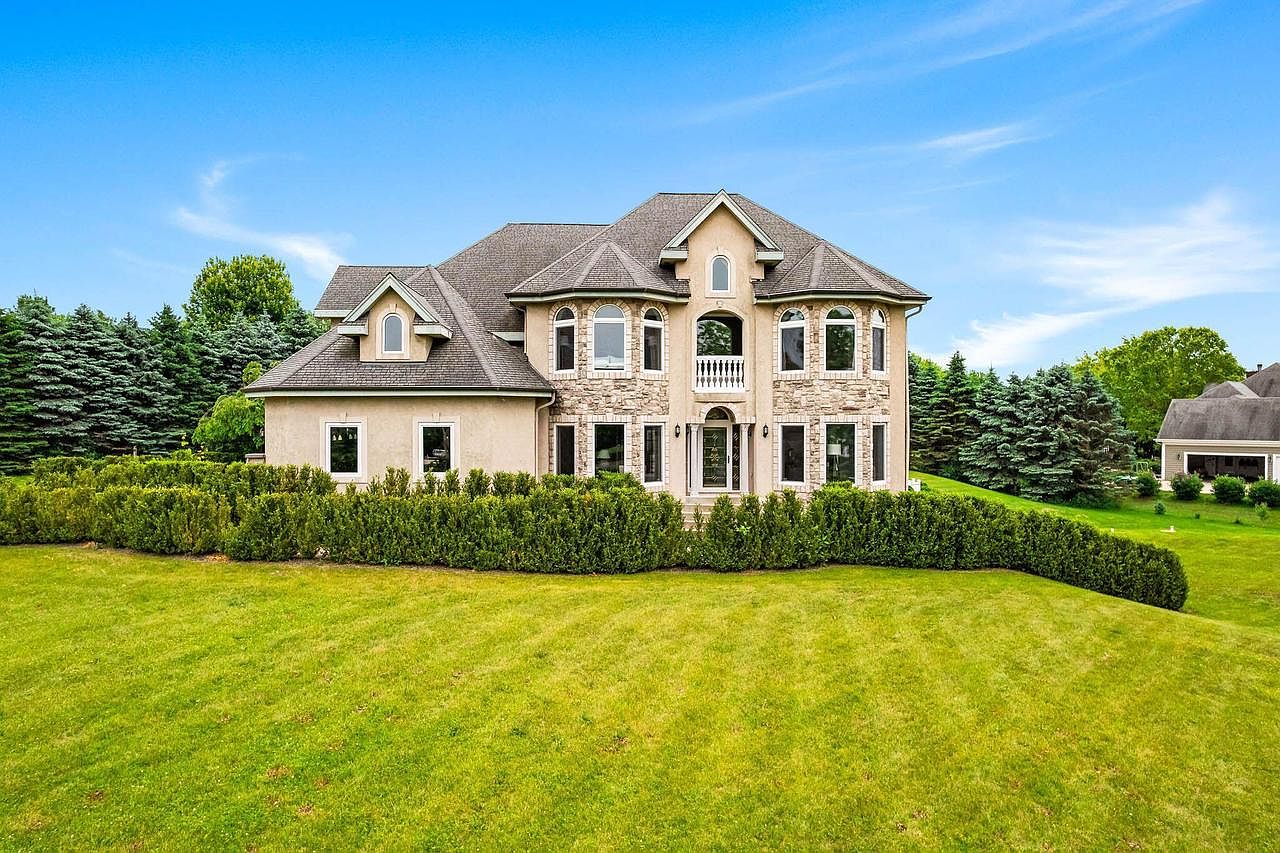 1626 Fox Hollow LANE, Cedarburg, WI 53012 | Zillow