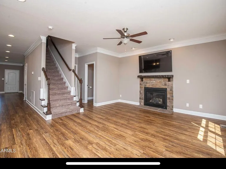 1608 Silver Spur Ln — Photo 12