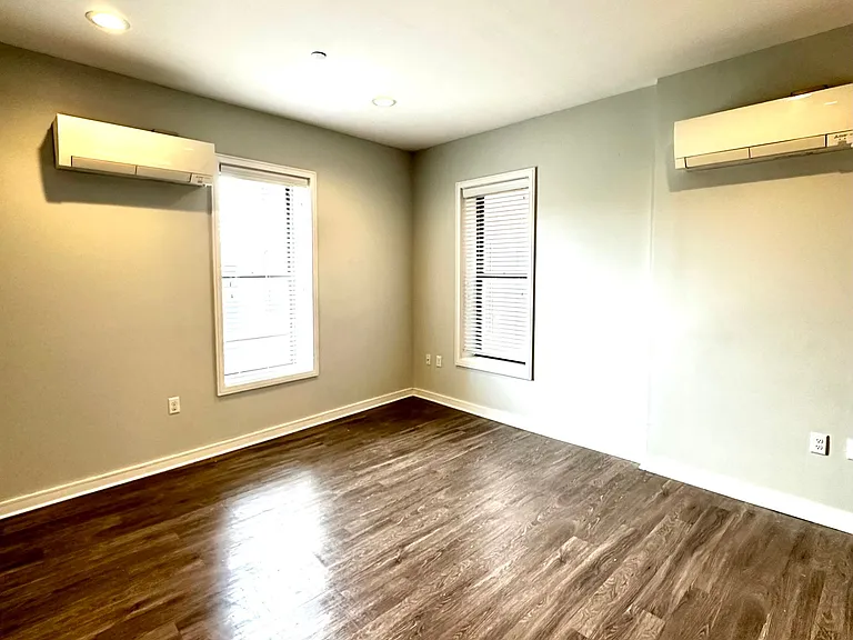 82 Franklin St — Photo 14