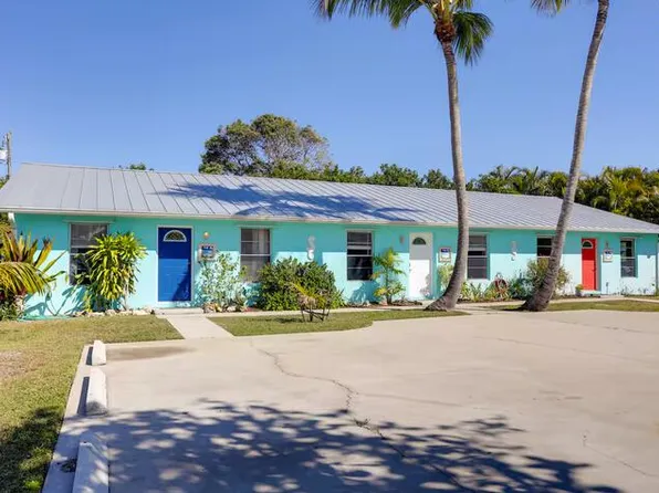 8615 SE Lyons Road, Hobe Sound, FL 33455