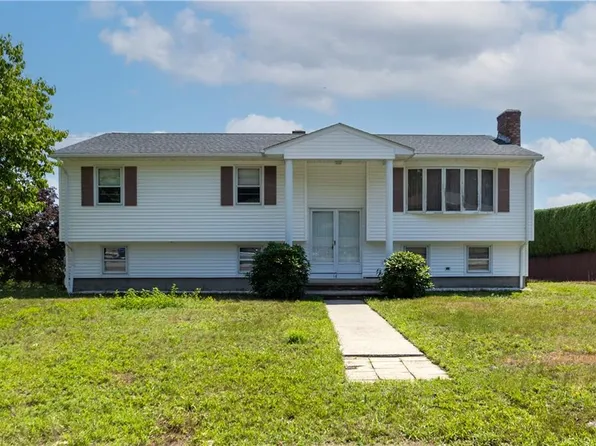 18 Tabor Dr, Johnston, RI 02919