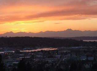 5221 Phinney Ave N, Seattle, WA 98103