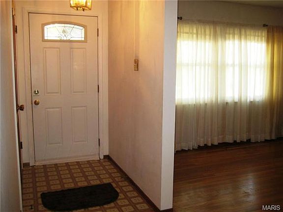 3rd image of 1760 Banstead Dr