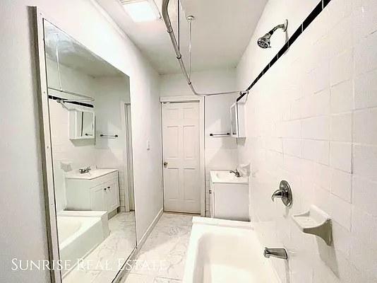 Rented by Sunrise Real Estate | media 19