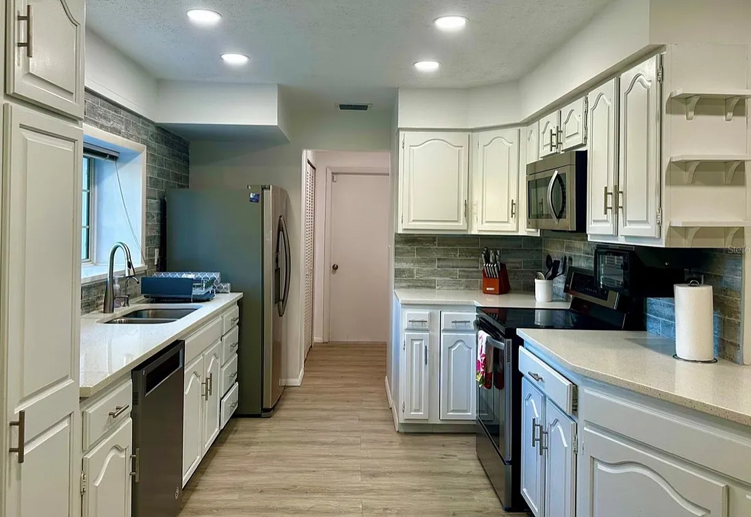 4 bed, 2078 sqft, $3,200 — Photo 4