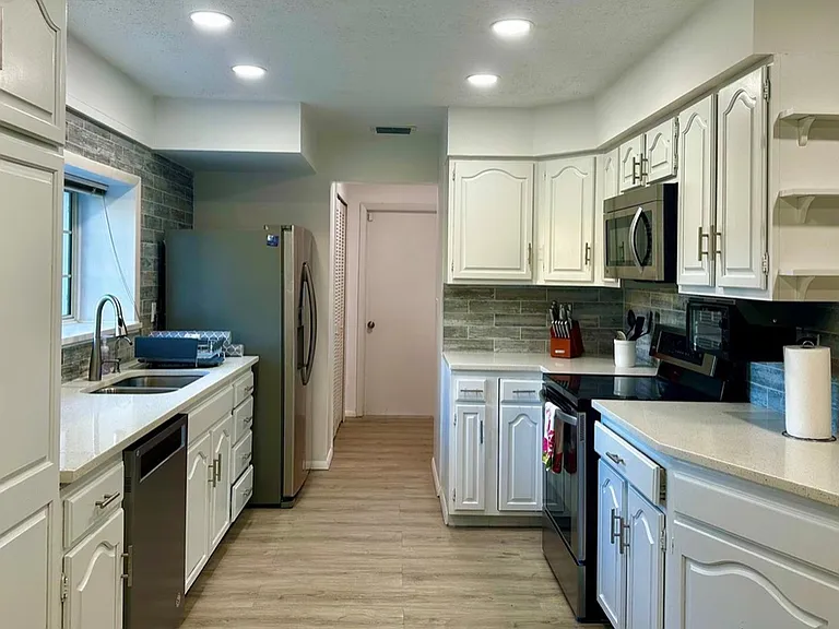 5144 Pine Tree Ln — Photo 4