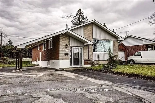 133 Labrador Dr Photo 1