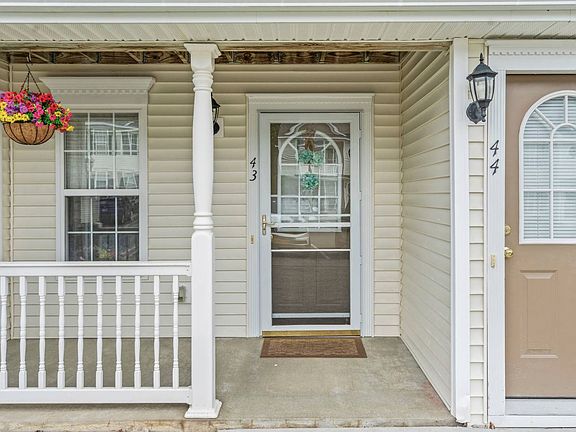 3rd image of 43 Morning Glory Way
