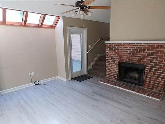 2nd image of 1621 NE 2nd St APT 102