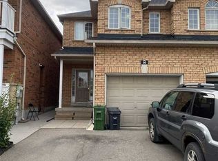 16 Oliti Ct, Toronto, ON M9L3A3