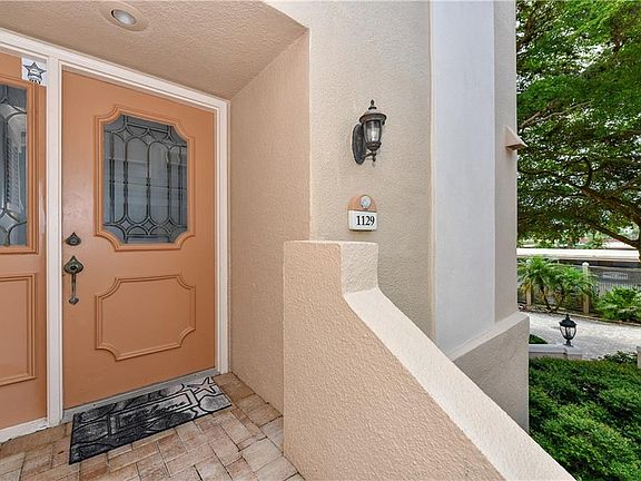 5th image of 1129 Coquille St