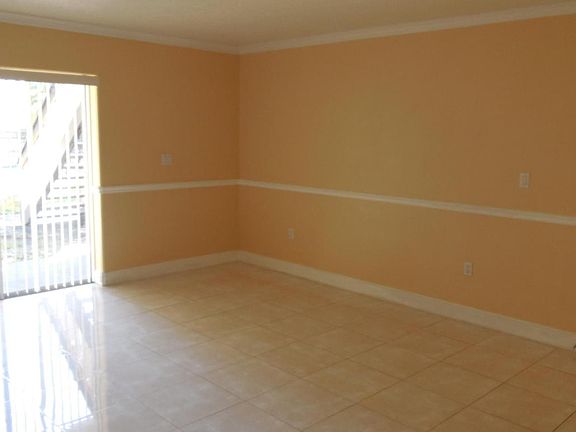 2nd image of 189 Cambridge Ln #189