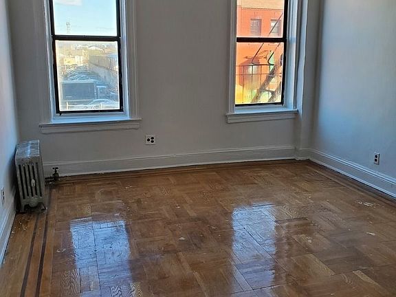 2nd image of 300 Sullivan Pl #44B4