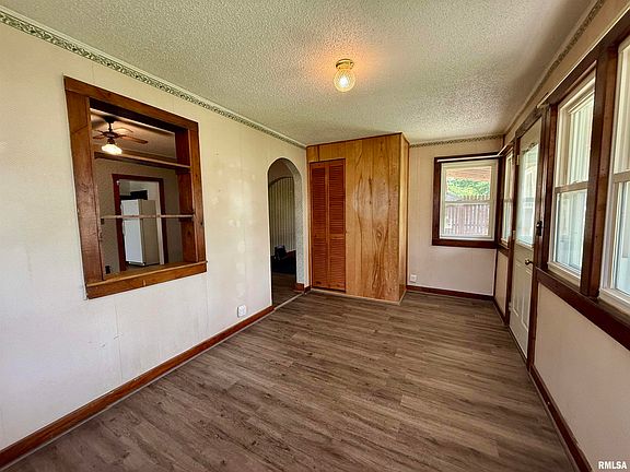 5th image of 207 Bailey St