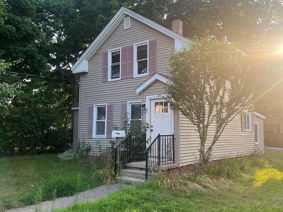 181 Narragansett Ave