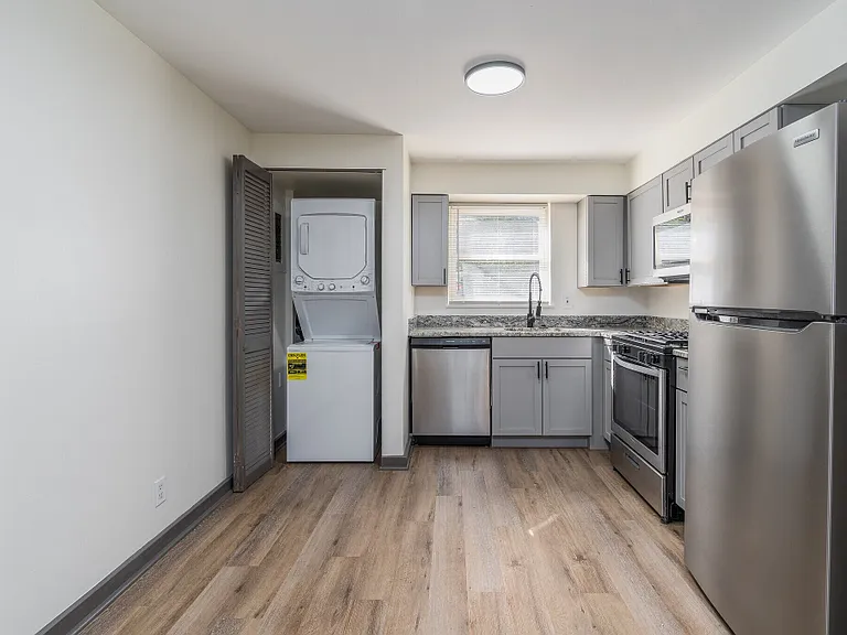 1305 King Ave #F — Photo 2