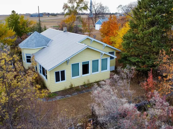 95 3rd Ave, Big Stone City, SD 57216