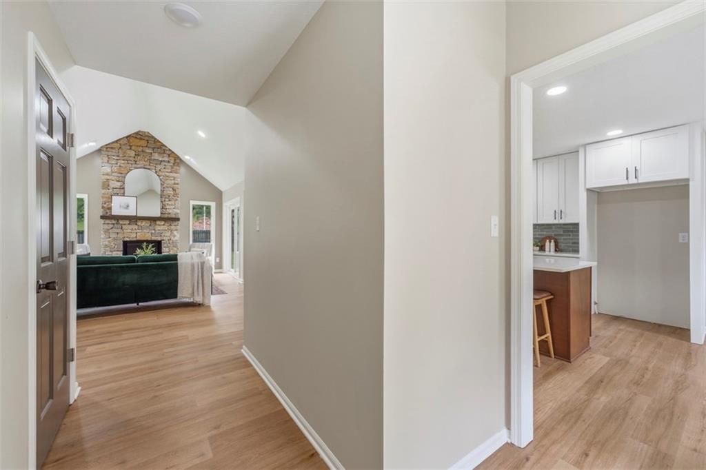 219 NW Redwood Ct, Lees Summit, MO - View 5