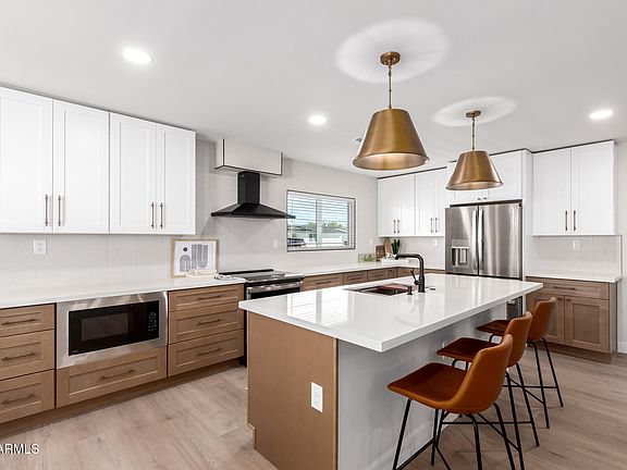 3rd image of 3110 N 81ST Place