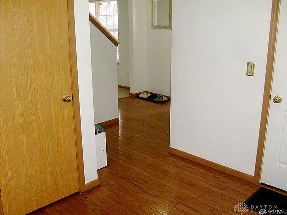 3rd image of 5950 Hillary St