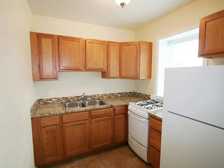 810 E 12th Ave #12 — Photo 5
