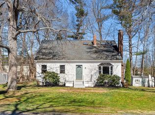 8 Linden Ln, Hampton, NH 03842