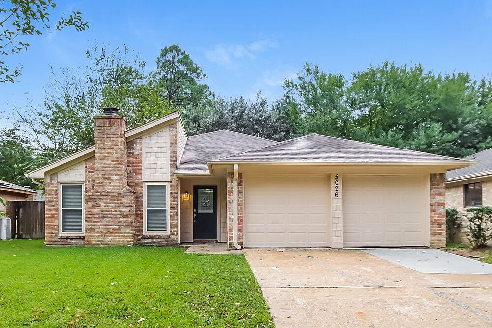 3 bed, 2.0 bath, 1580 sqft, $1,830 — Photo 1