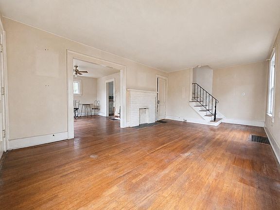 2nd image of 831 E Cecil St