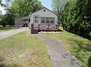 132 Newbury St, Dracut, MA 01826
