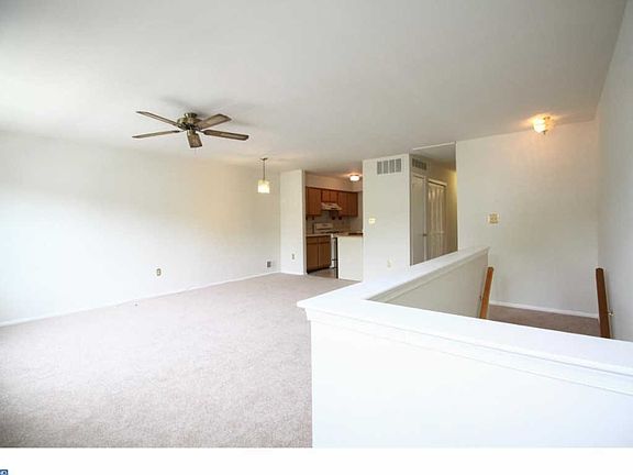 2nd image of 804 Lindsley Ct