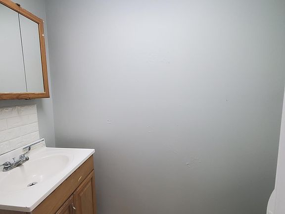 4th image of 1421 Lenox Ave
