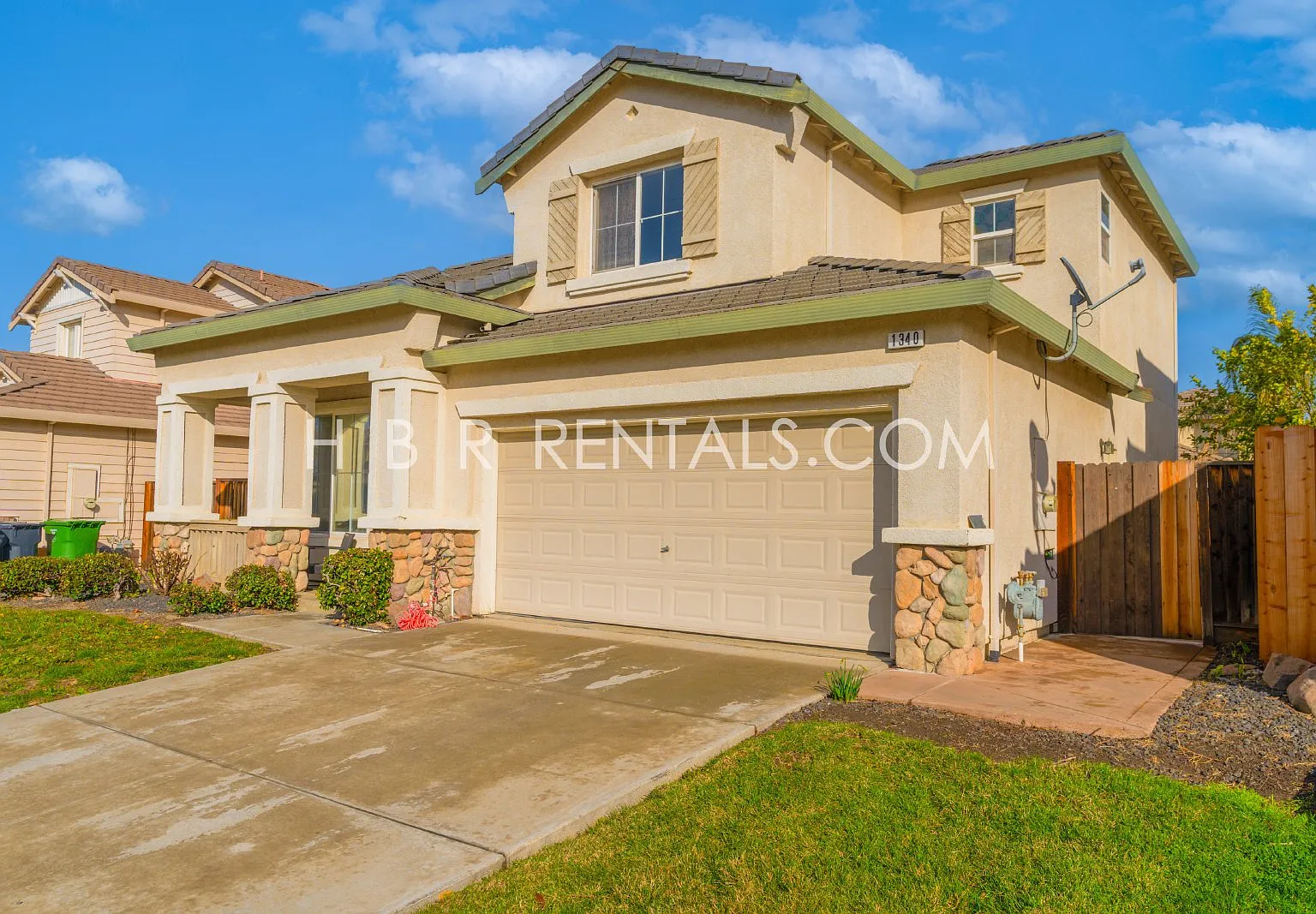 4 bed, 3.0 bath, 2443 sqft, $2,950 — Photo 2