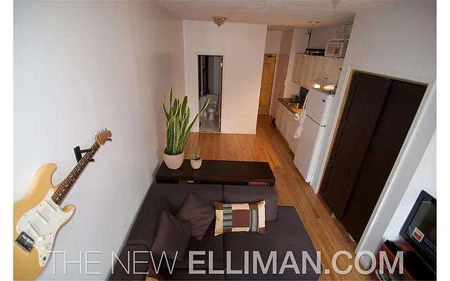 Rented by Douglas Elliman | media 14