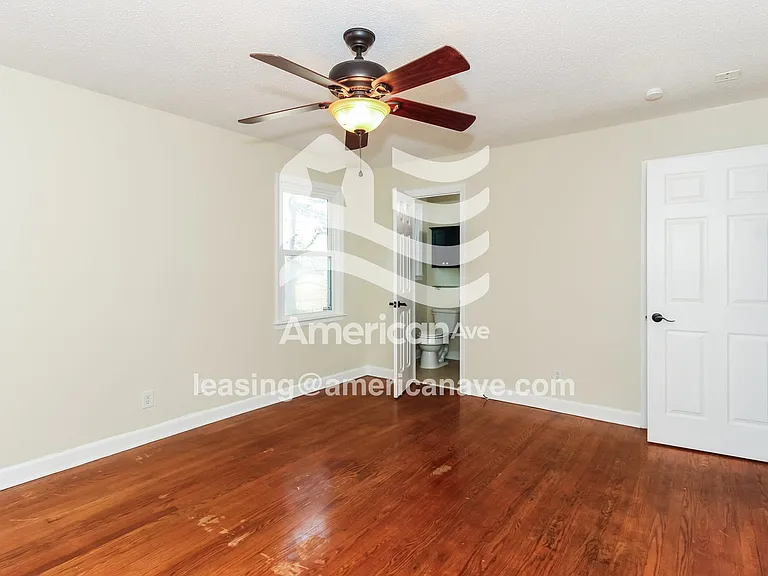 1632_010_main_bedroom_10.jpg