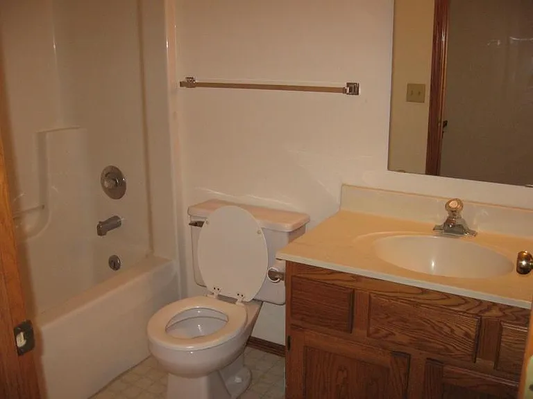 1116 N Gammon Rd — Photo 12
