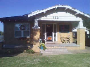 123 S Cedar Ave, Erick, OK 73645