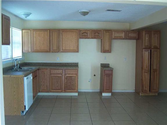 5th image of 4828 Marque Dr