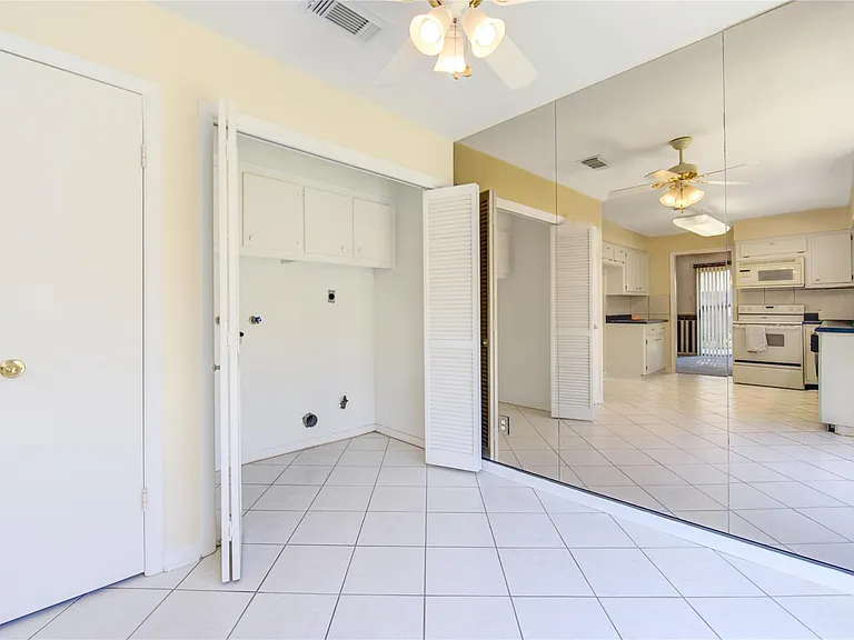 1927 Ash Meadow Dr — Photo 9