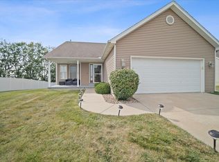 2205 Bracebridge Rd, Bloomington, IL 61705