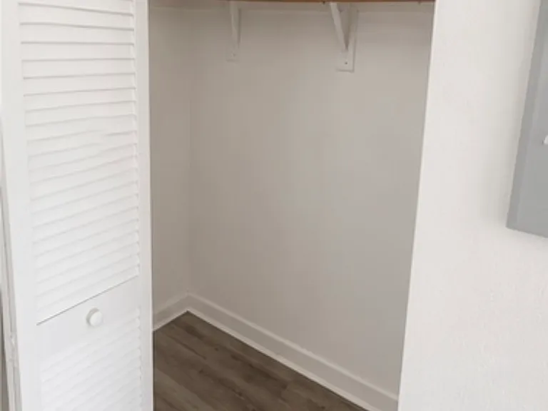 233 SW 11th Ave #201 — Photo 4