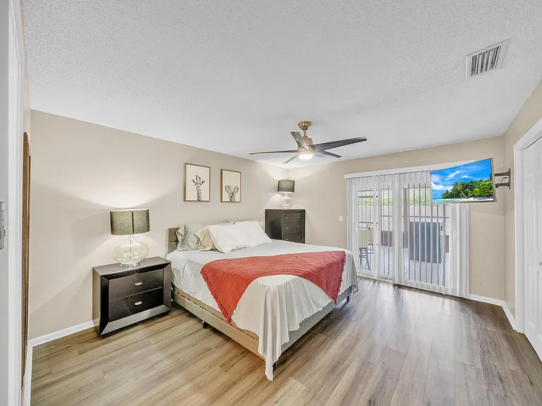 1350 Riverside Cir #2 — Photo 21