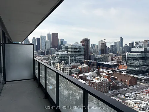 35 Parliament St E #2711 Photo 1